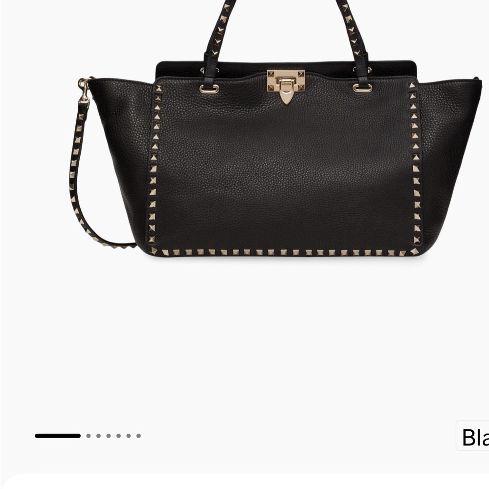 Valentino Garavani

Rockstud Medium Tote In Black Calf Leather